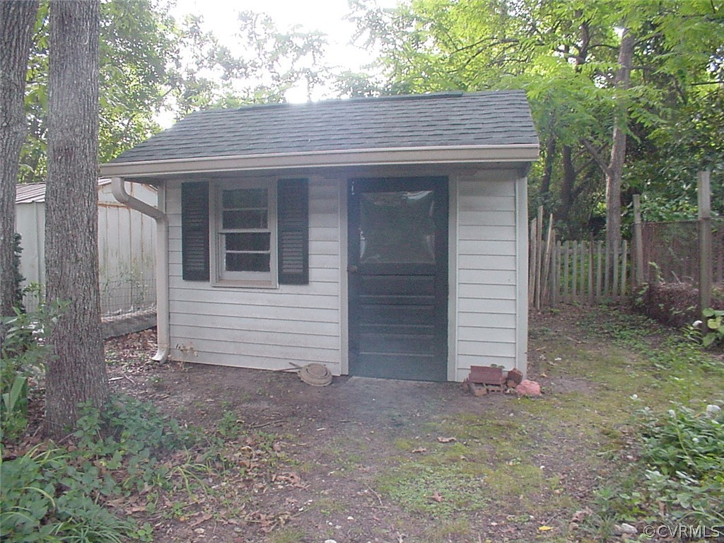 8420 Larkspur Road North Chesterfield, VA 23235 - Photo 43 of 47 Tool house