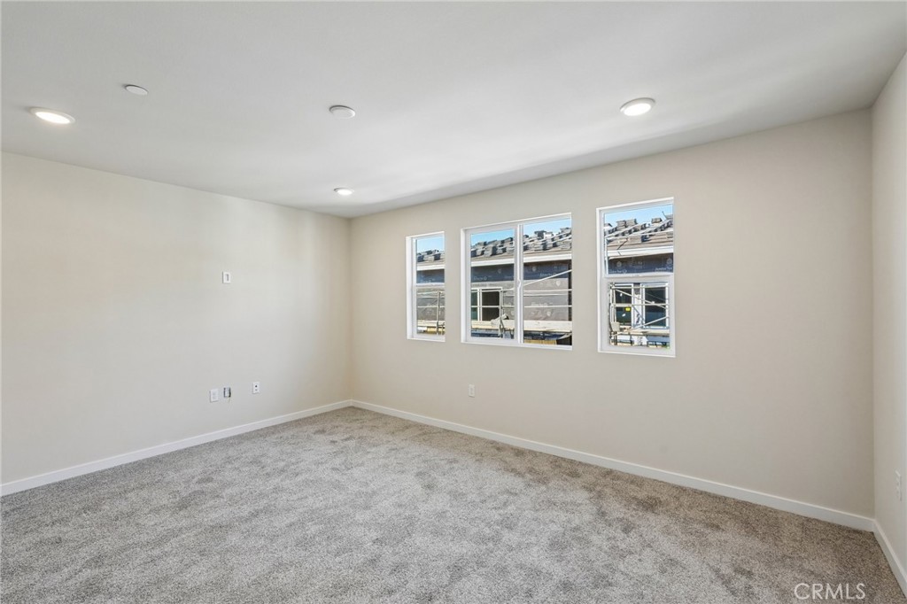 9542 Hannah Way Riverside, CA 92503 - Photo 10 of 35