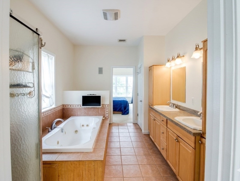 279 Fisher Road Westport, MA 02790 - Photo 30 of 42