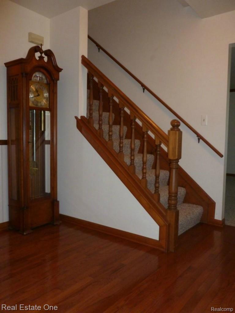 3243 Landview Drive Rochester, MI 48306 - Photo 3 of 41 Foyer
