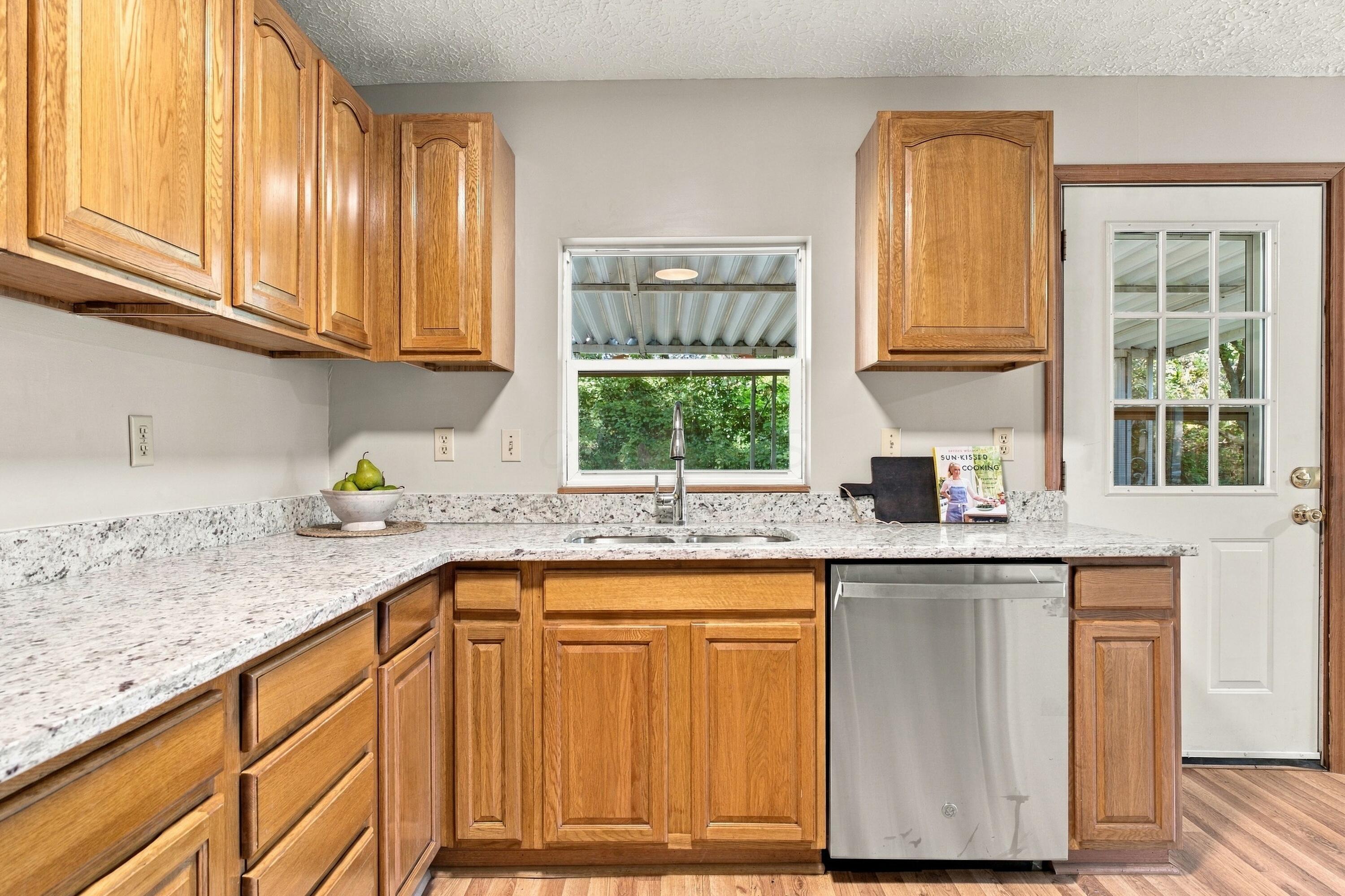 2533 Brooklyn Road Columbus, OH 43231 - Photo 13 of 37 dsc08970