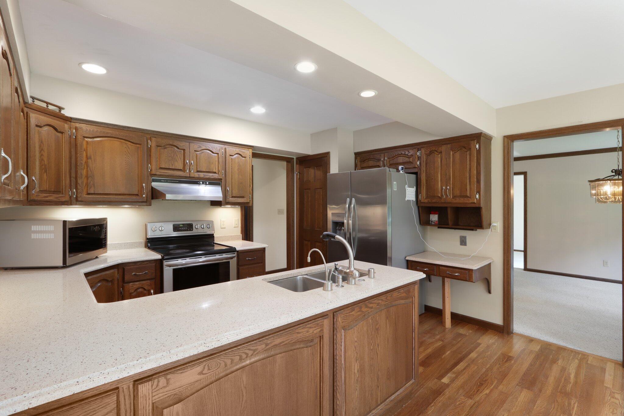 2 Redwood Court Wind Point, WI 53402 - Photo 14 of 58 27-web-or-mls-Redwood Ct-S2207-027