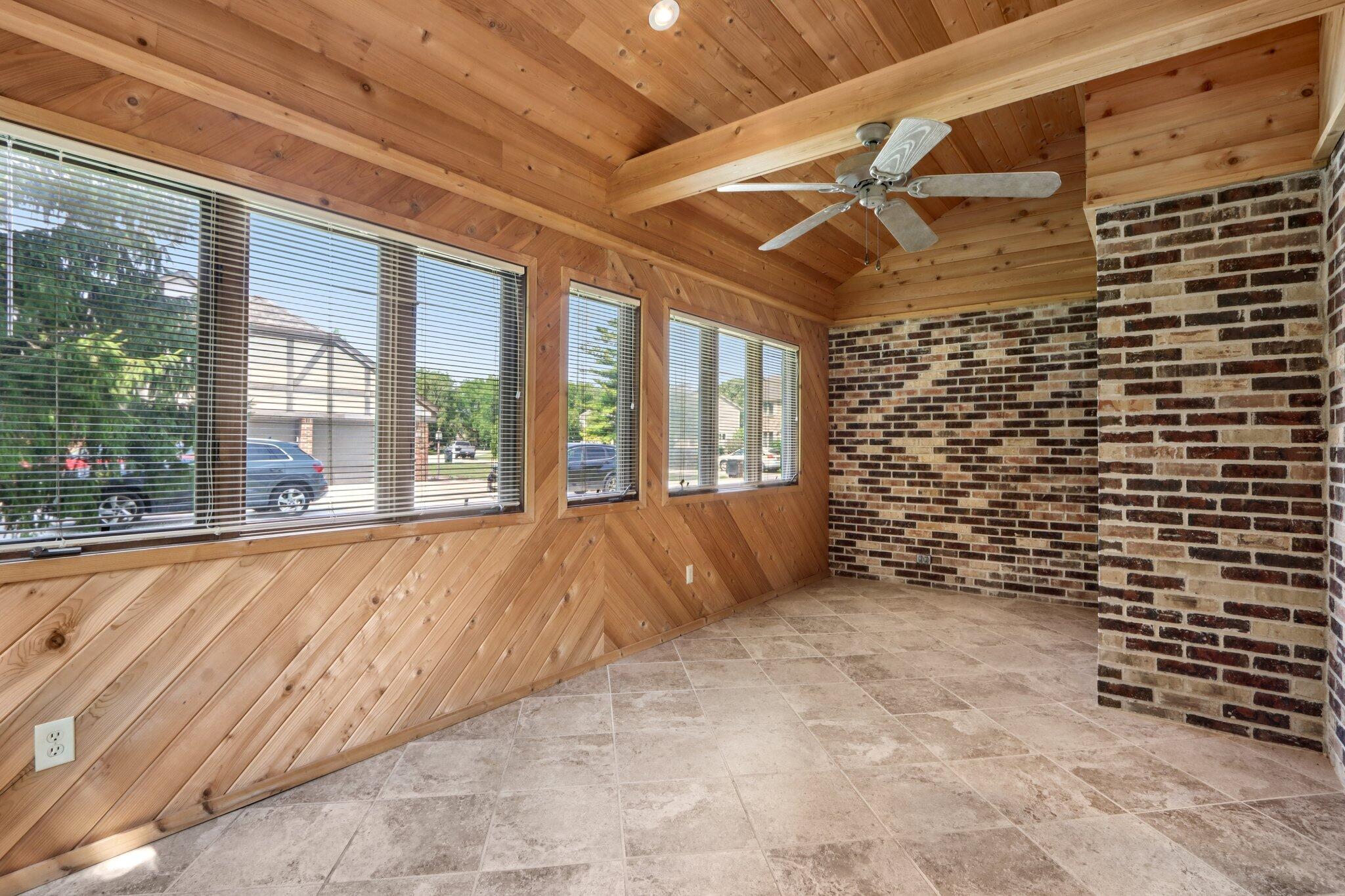 2 Redwood Court Wind Point, WI 53402 - Photo 20 of 58 37-web-or-mls-Redwood Ct-S2207-037