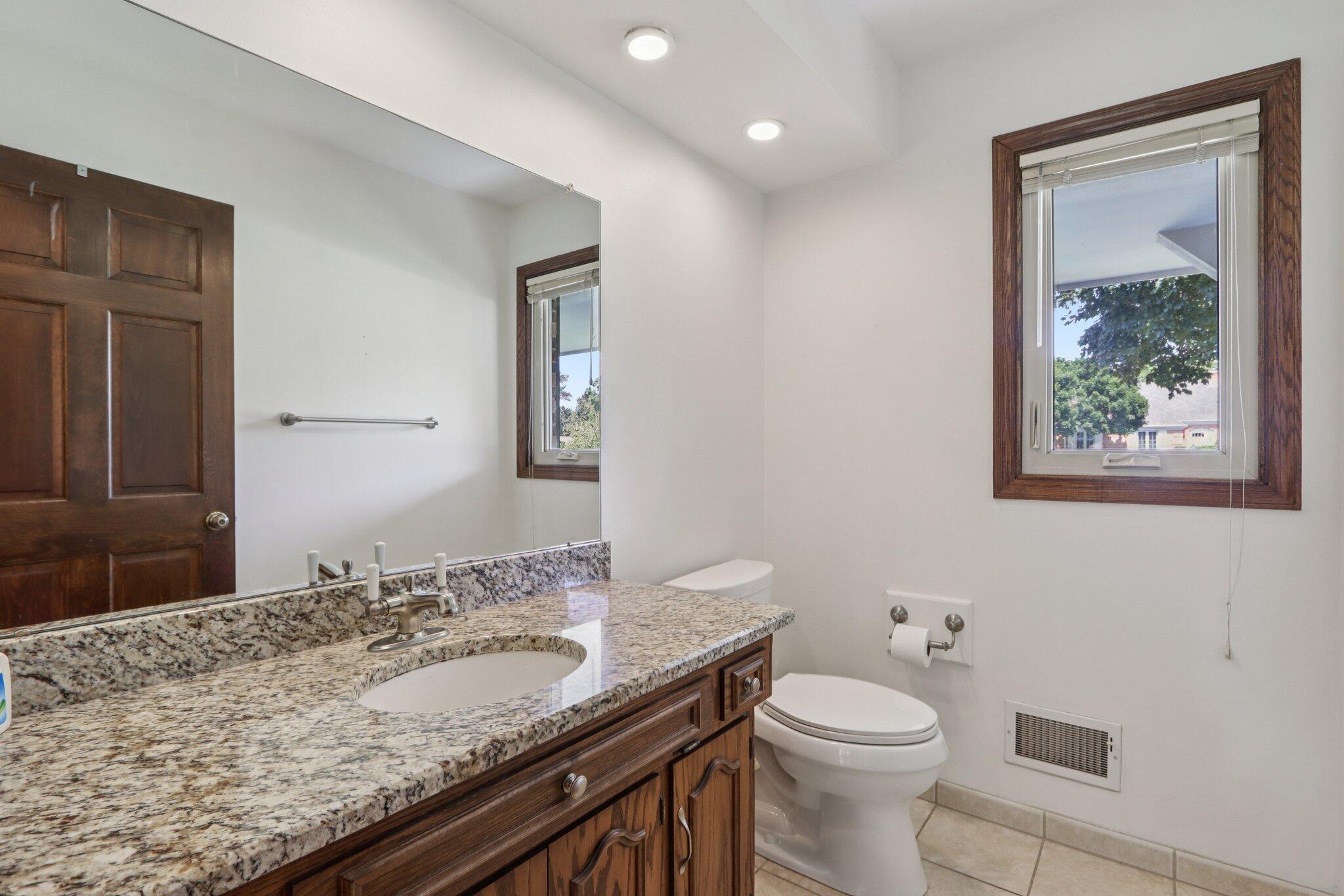 2 Redwood Court Wind Point, WI 53402 - Photo 23 of 58 39-web-or-mls-Redwood Ct-S2207-039