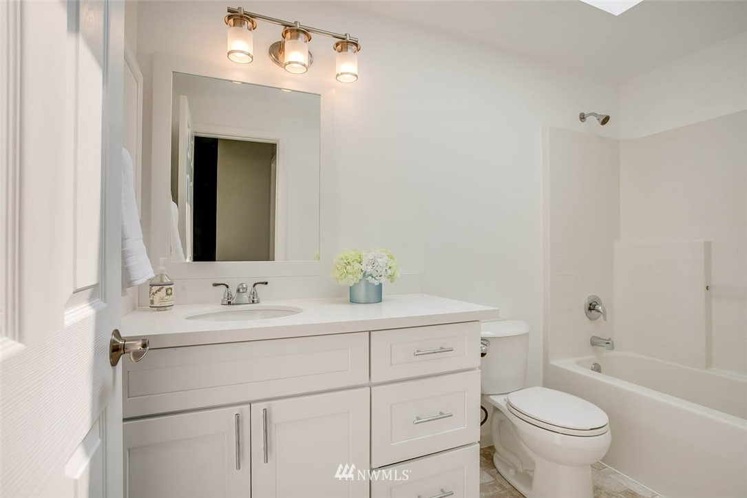 357 Mt Baker Place Northeast Renton, WA 98059 - Photo 22 of 25