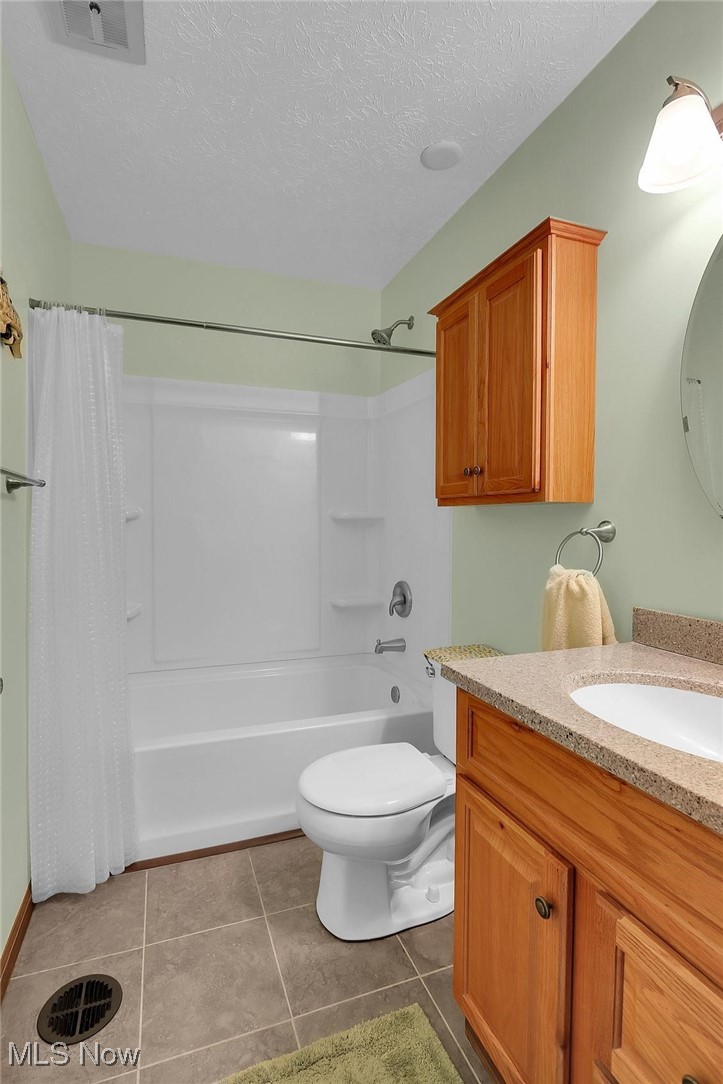 15244 High Point Road Strongsville, OH 44136 - Photo 20 of 28 Hall bathroom