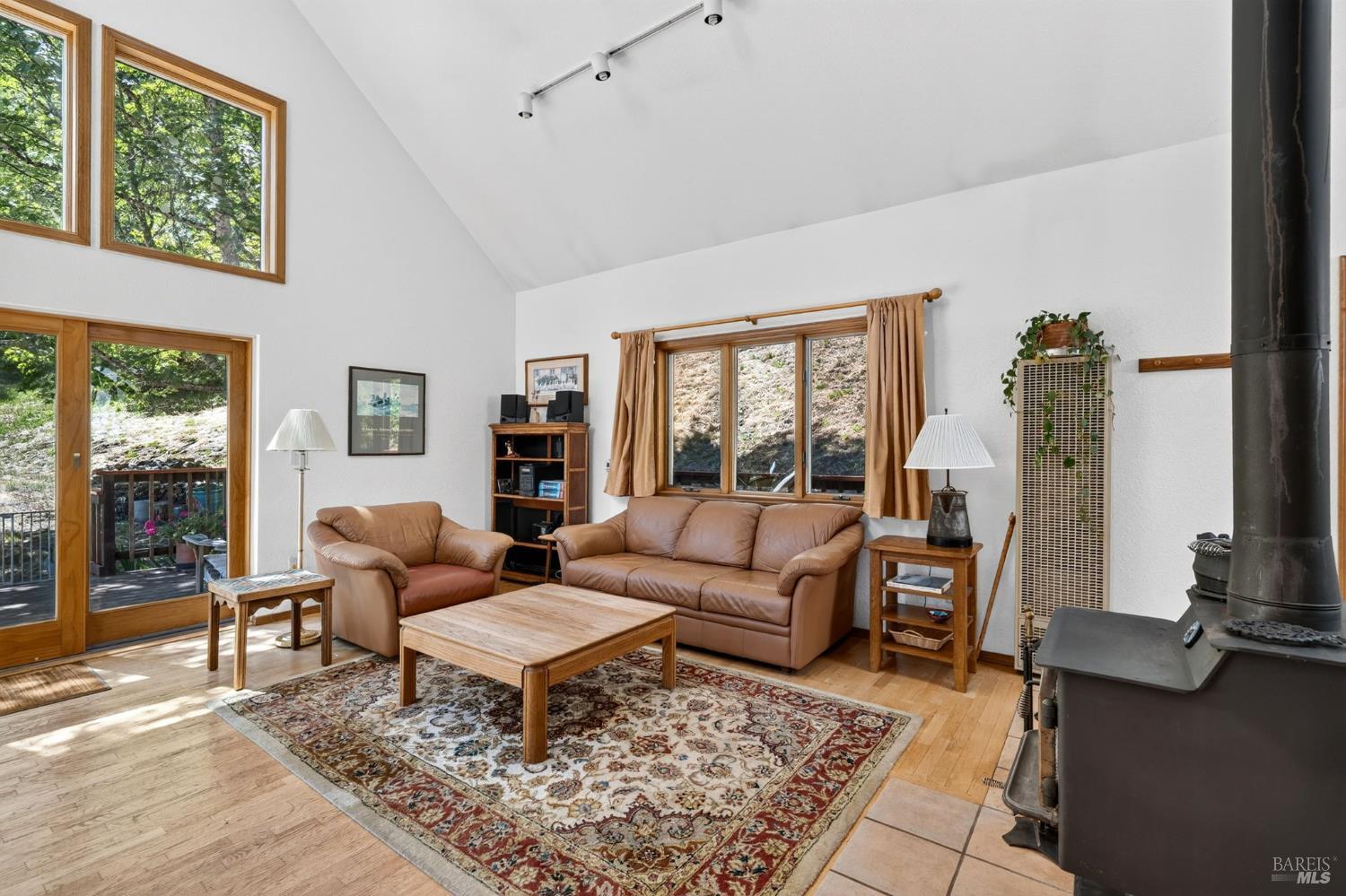 7601 Peachland Road Boonville, CA 95415 - Photo 8 of 28 Gallery Image 8