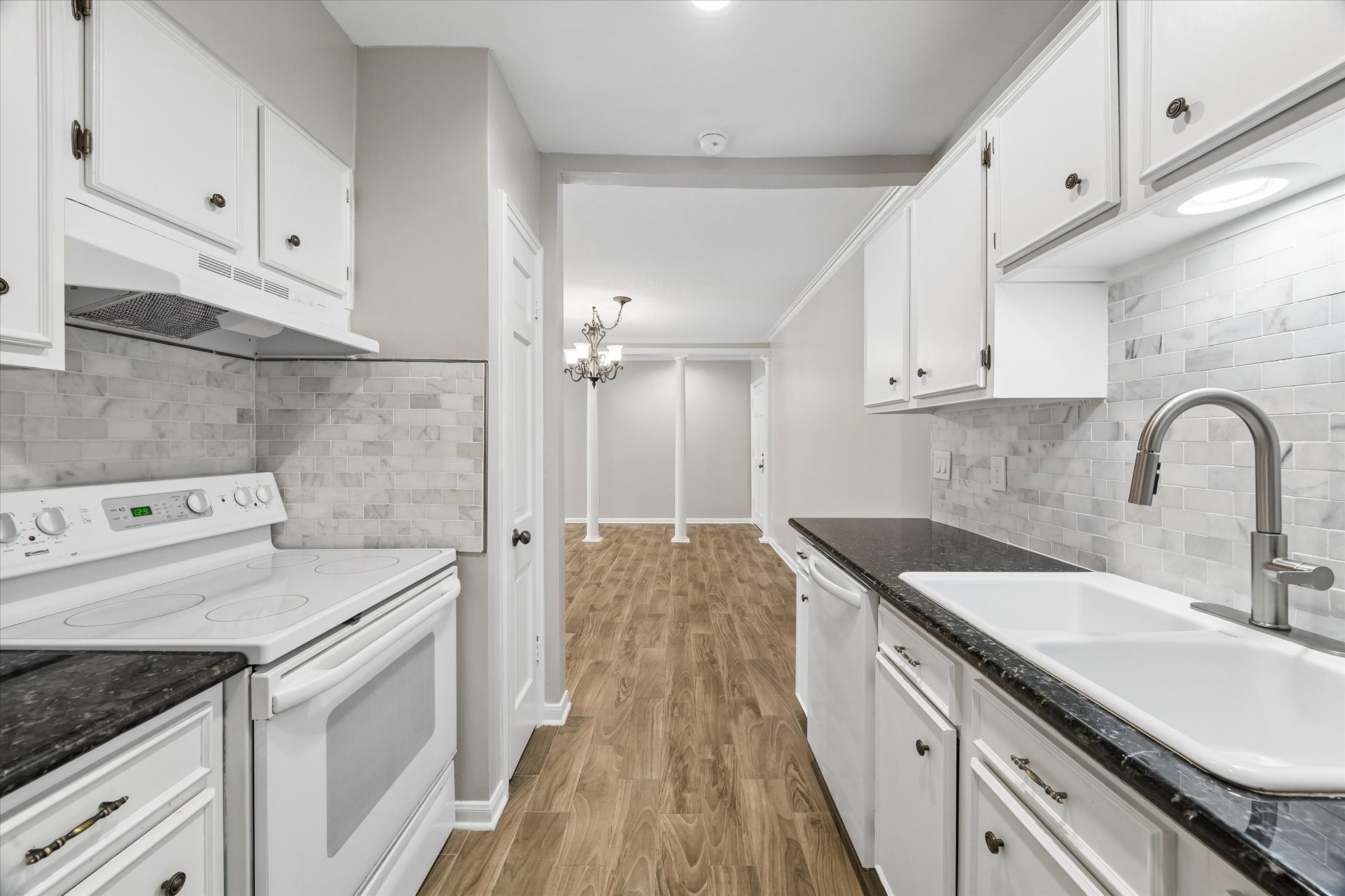 2230 South Piney Point Road, Unit 103 Houston, TX 77063 - Photo 11 of 28 Another view of the kitchen!