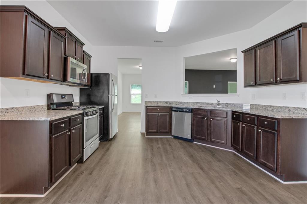 697 Scotland Drive Dallas, GA 30132 - Photo 14 of 37