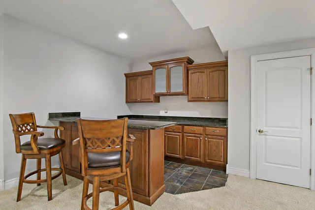 $6,500 | 6 Regan Lane, Hawthorn Woods, IL 60047