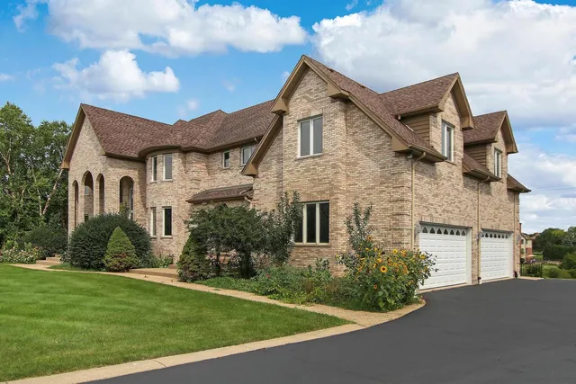 $6,500 | 6 Regan Lane, Hawthorn Woods, IL 60047