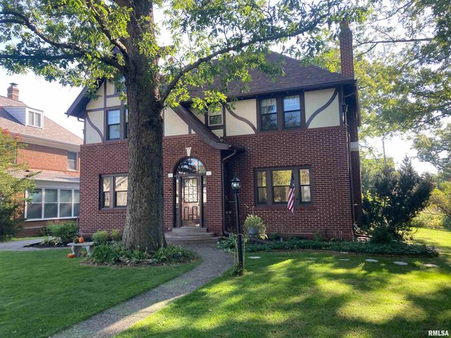 $290,000 | 1400 29th Street, Moline, IL 61265