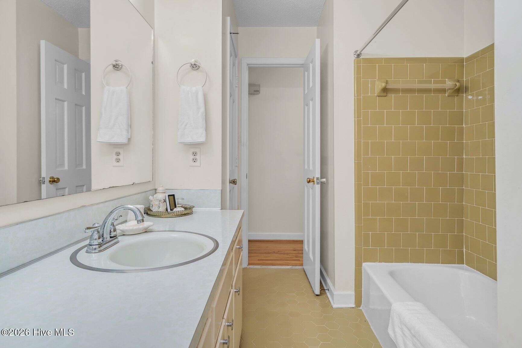 3304 Hawthorne Road Rocky Mount, NC 27804 - Photo 21 of 36 Hall BATH