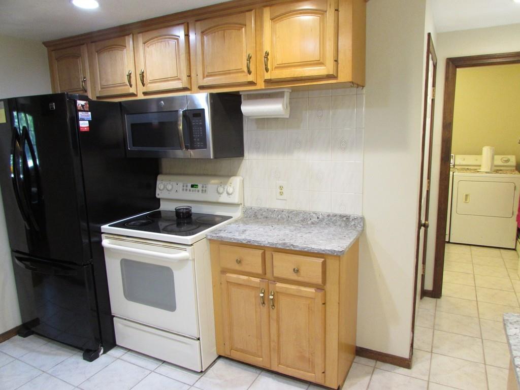 55 Ridgehill Road Attleboro, MA 02703 - Photo 3 of 42 Gallery Image 3