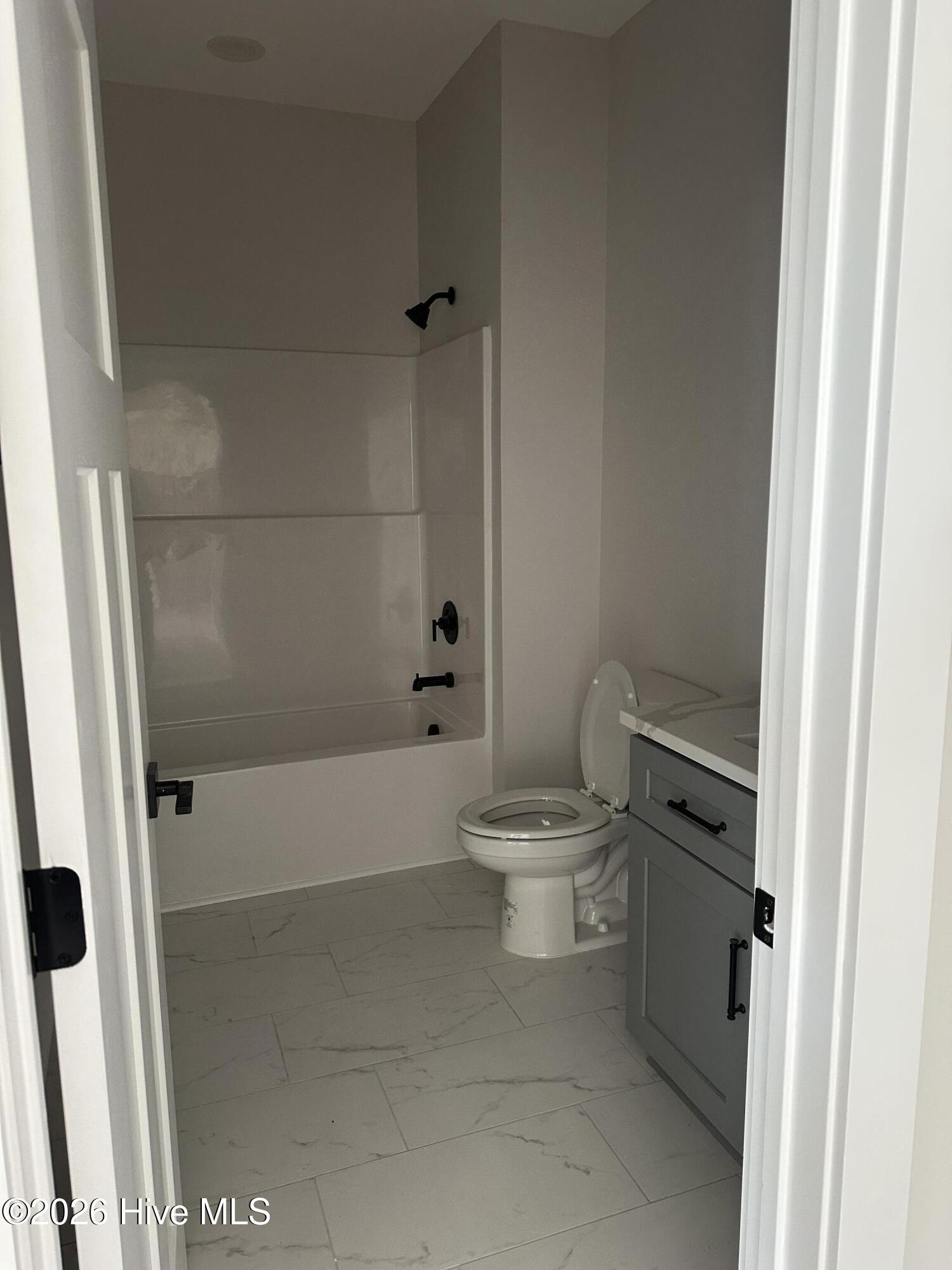 623 Winding Creek Road Rocky Point, NC 28457 - Photo 22 of 38 Bathroom between bedrooms