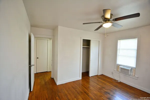 $1,325 | 303 East Faust Street, New Braunfels, TX 78130