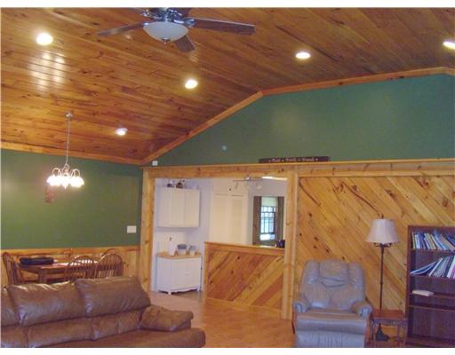 626 Kiester Road Slippery Rock, PA 16057 - Photo 2 of 18 Family Room.