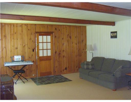 626 Kiester Road Slippery Rock, PA 16057 - Photo 5 of 18 Living Room.