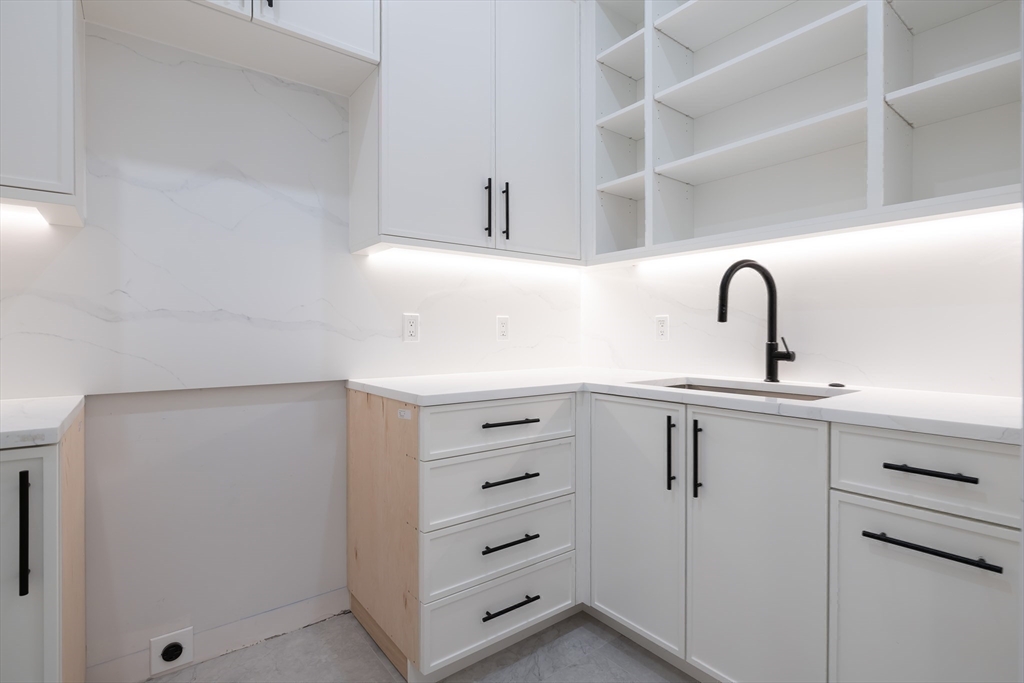 802 Greendale Avenue Needham, MA 02492 - Photo 24 of 40