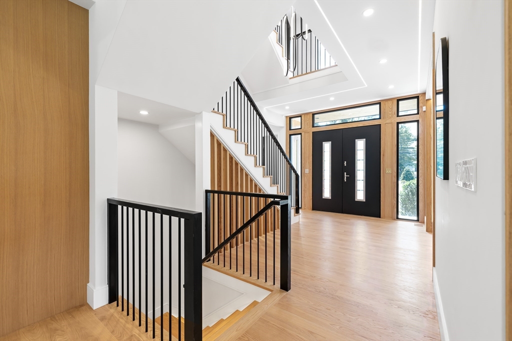 802 Greendale Avenue Needham, MA 02492 - Photo 9 of 40