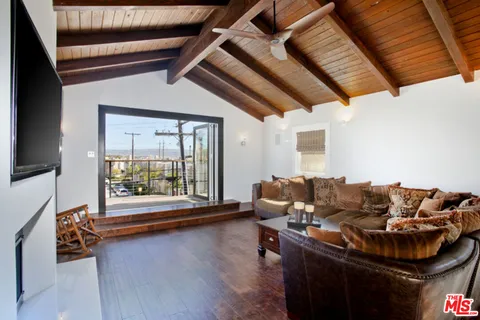 $11,750 | 531 2nd Street, Hermosa Beach, CA 90254
