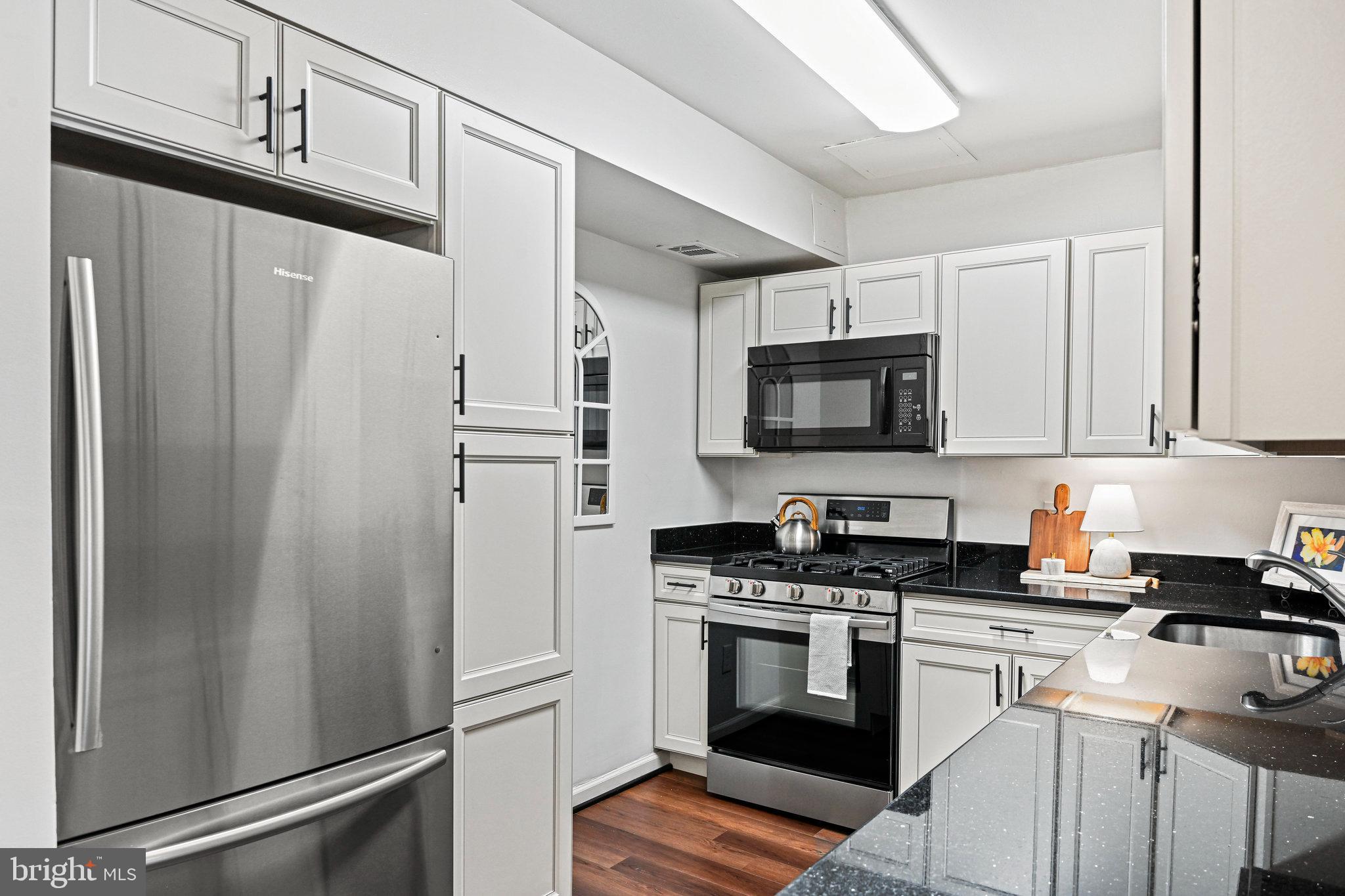 11614 Vantage Hill Road, Unit 21C Reston, VA 20190 - Photo 8 of 46 Gallery Image 8