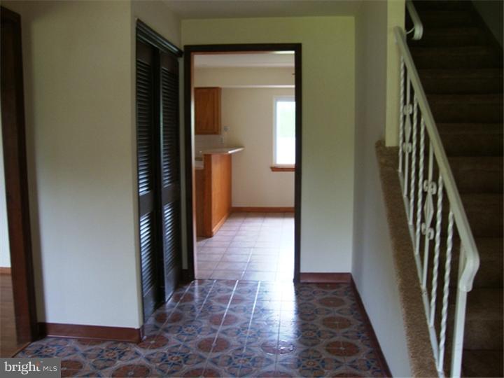 373 Bloomfield Road Warminster, PA 18974 - Photo 2 of 21 Foyer