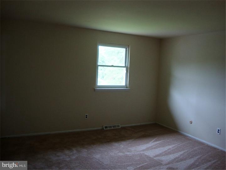 373 Bloomfield Road Warminster, PA 18974 - Photo 11 of 21 Bedroom