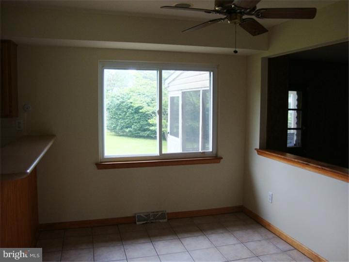 373 Bloomfield Road Warminster, PA 18974 - Photo 7 of 21 Breakfast Room
