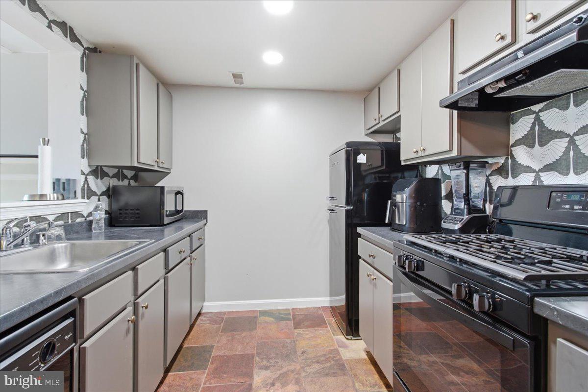 2609 Douglass Road Southeast, Unit 402 Washington, DC 20020 - Photo 4 of 11