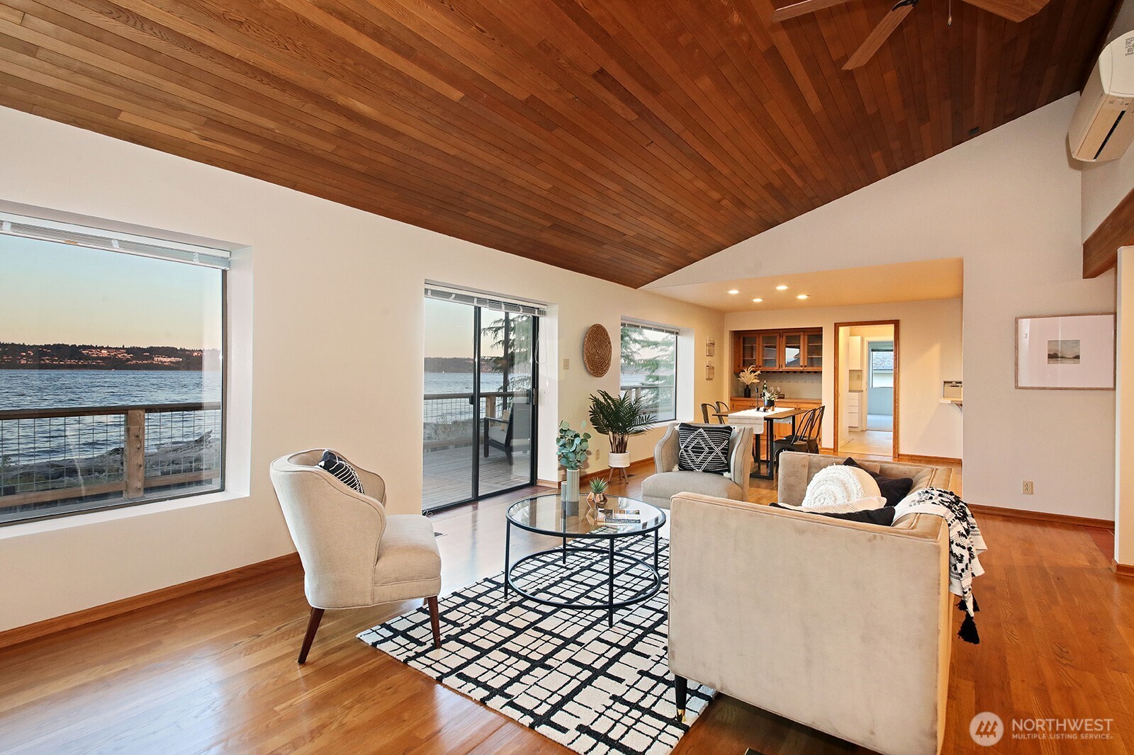 8267 South Franklin Road Clinton, WA 98236 - Photo 13 of 40