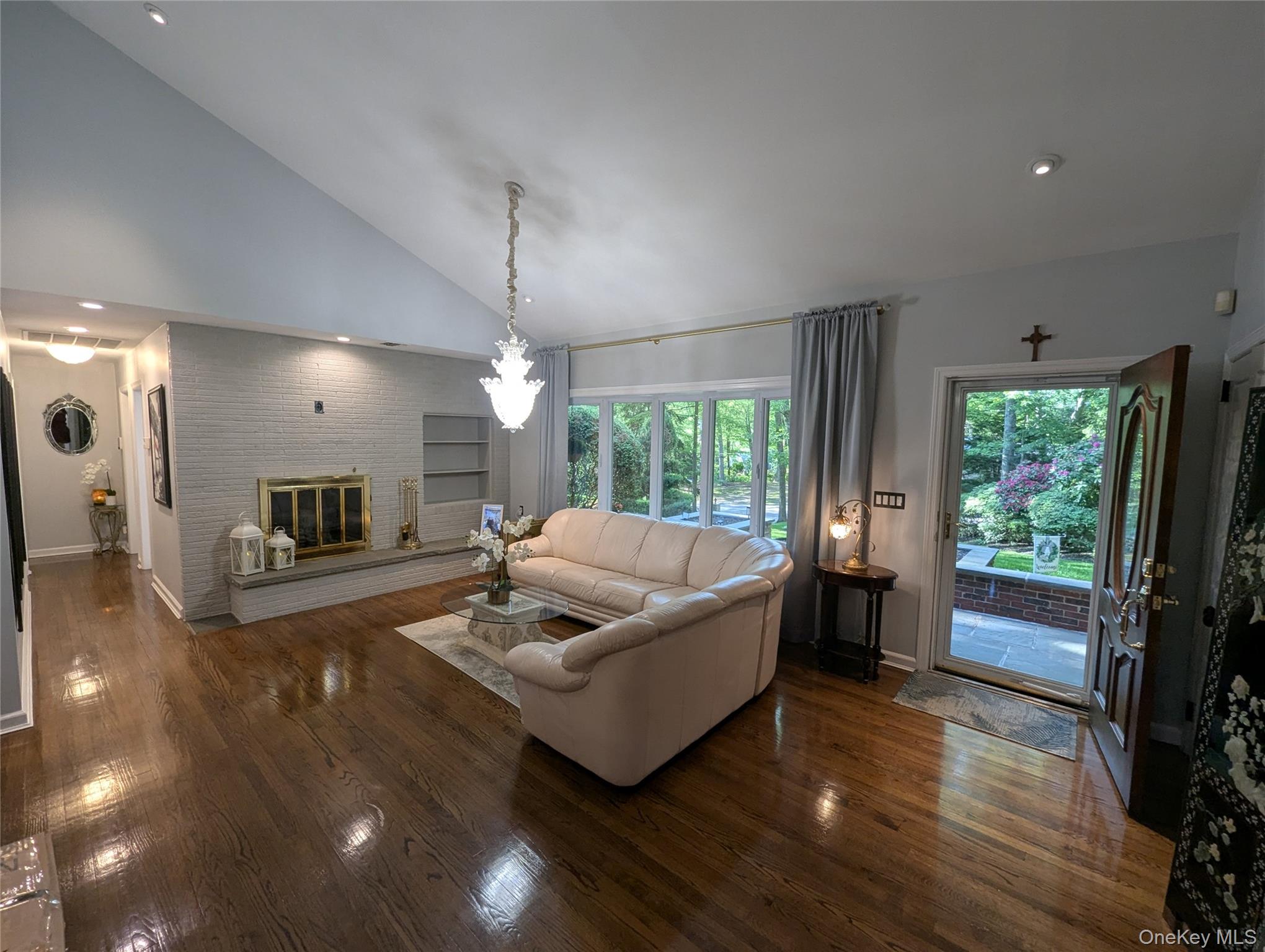 28 Brookfield Road Fort Salonga, NY 11768 - Photo 11 of 37 Gallery Image 11