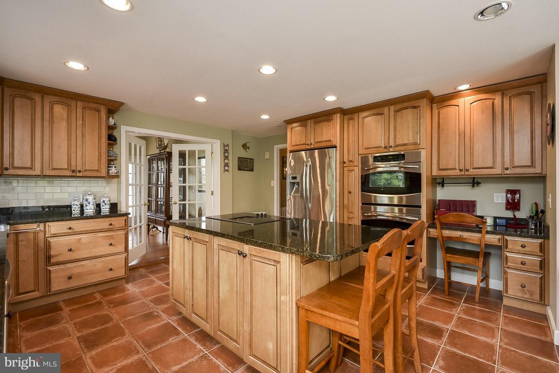 350 Somerset Road Pasadena, MD 21122 - Photo 17 of 25 Kitchen