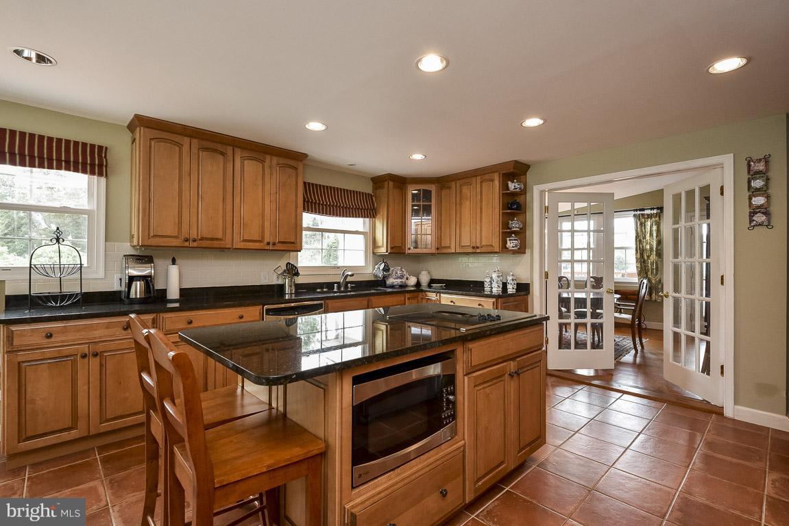350 Somerset Road Pasadena, MD 21122 - Photo 18 of 25 Kitchen