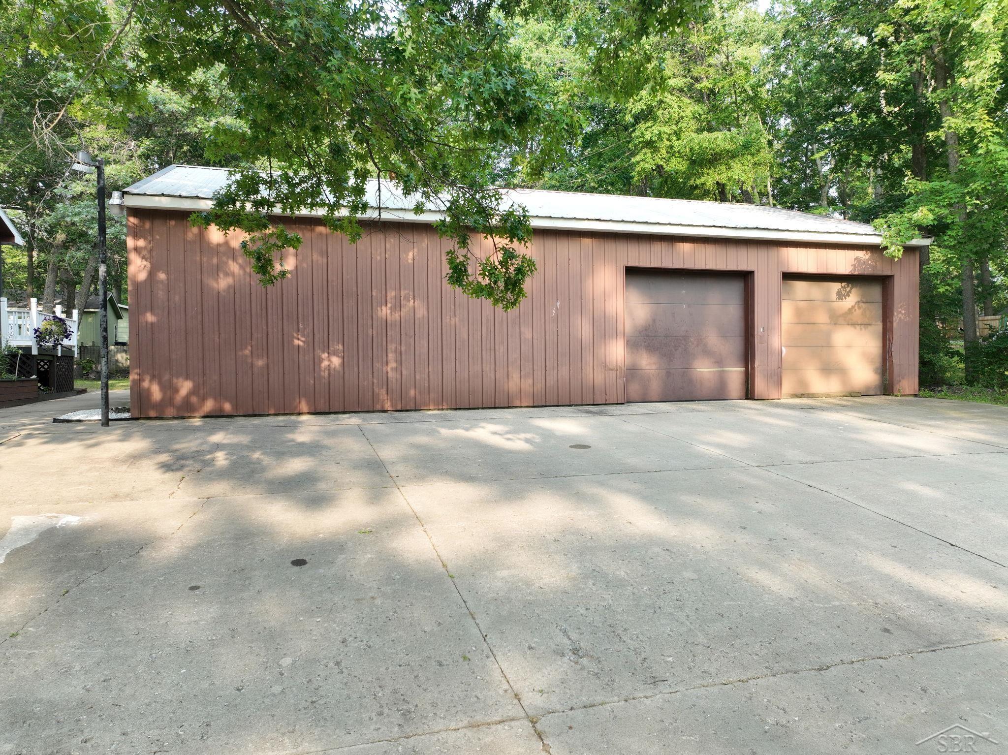 670 Lone Pine Road Harrison, MI 48625 - Photo 11 of 34 50116860-10.JPG