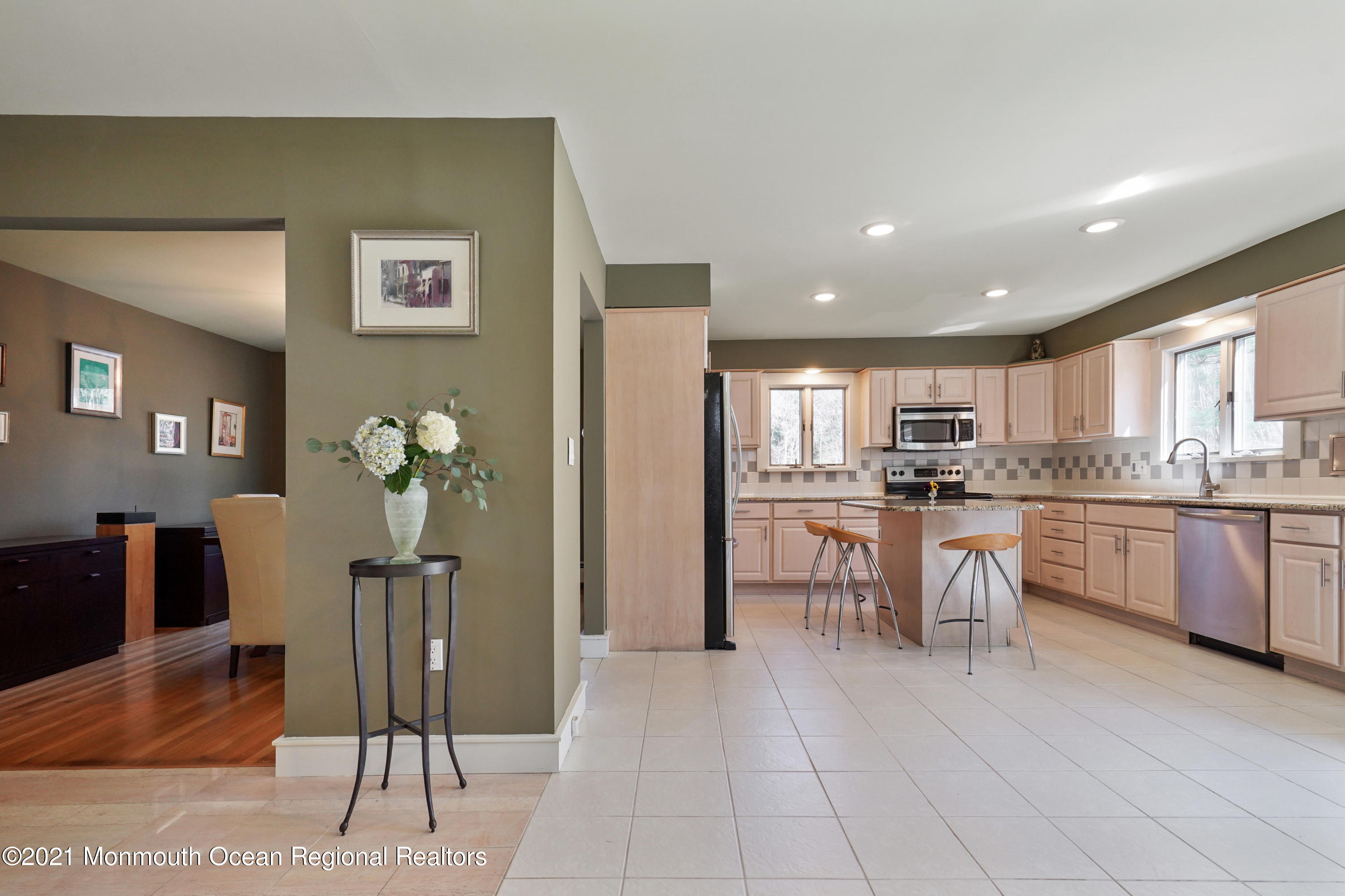 95 River Road Rumson, NJ 07760 - Photo 11 of 43 24b KIT3 DSC01823