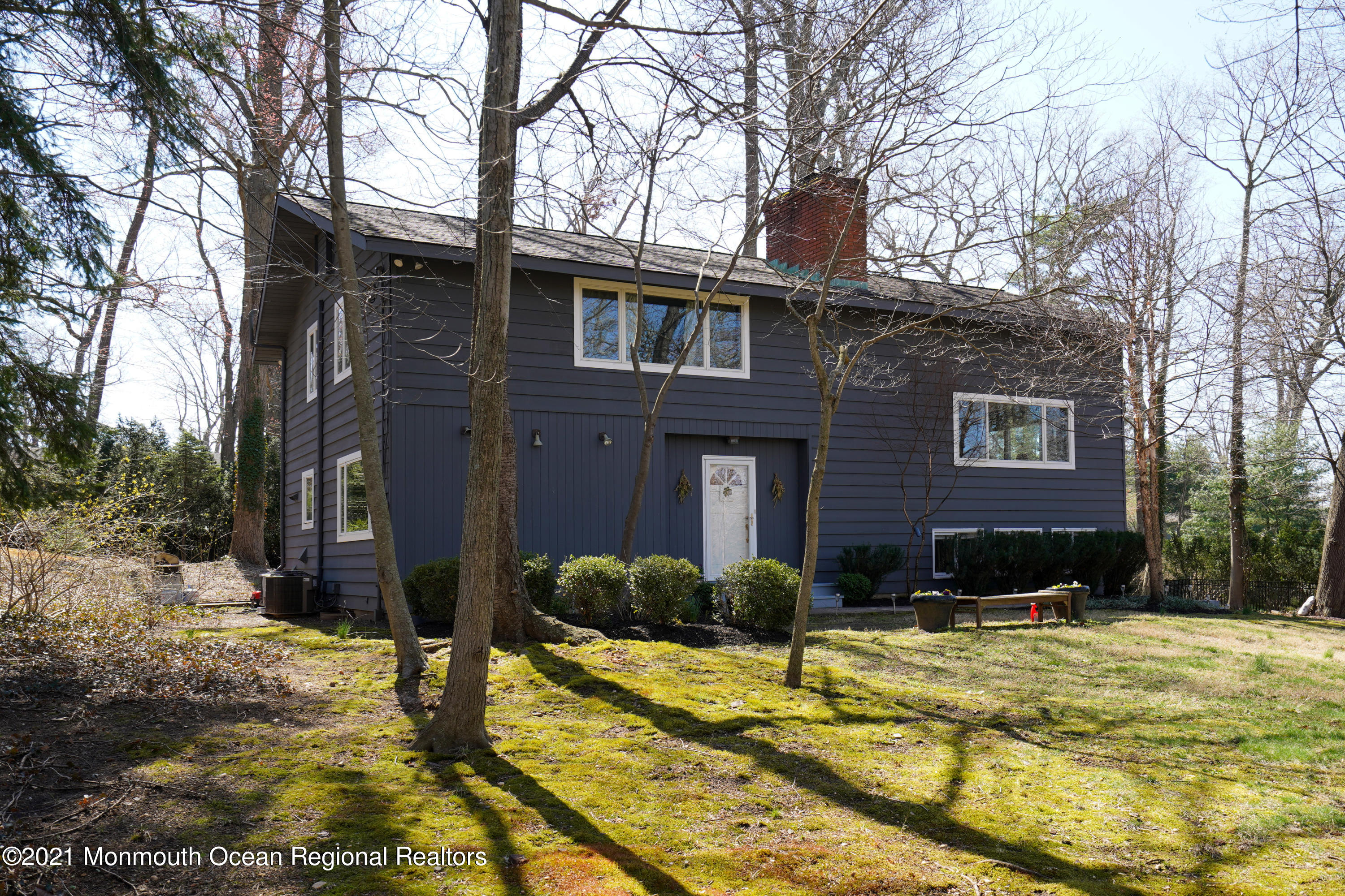 95 River Road Rumson, NJ 07760 - Photo 6 of 43 front1 DSC01560