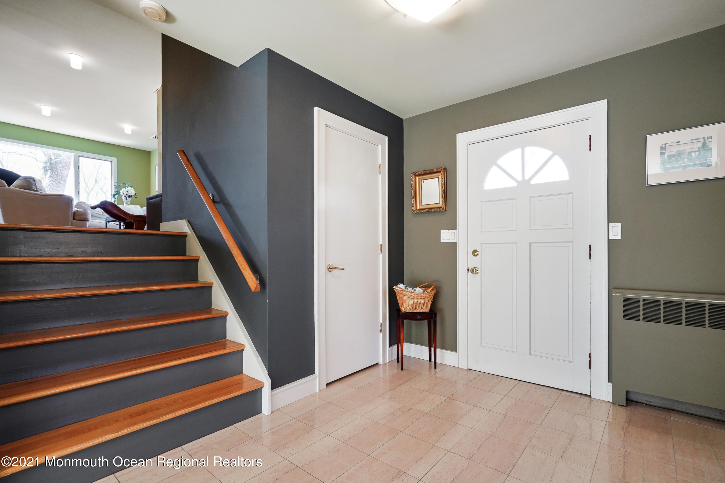 95 River Road Rumson, NJ 07760 - Photo 9 of 43 25 FOYR1 DSC01719