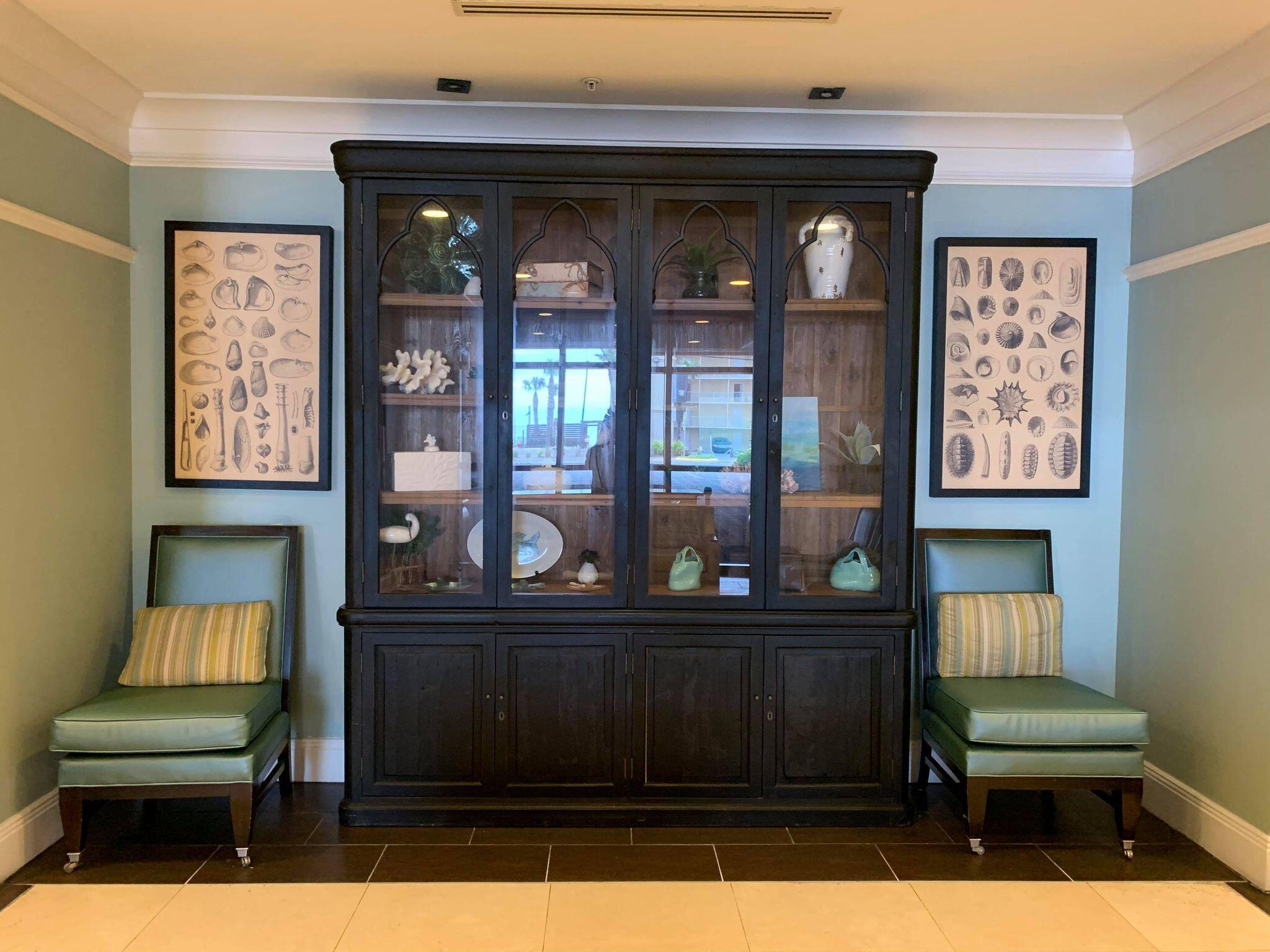 15100 Front Beach Road, Unit 919 921 Panama City Beach, FL 32413 - Photo 40 of 49 a living room with furniture