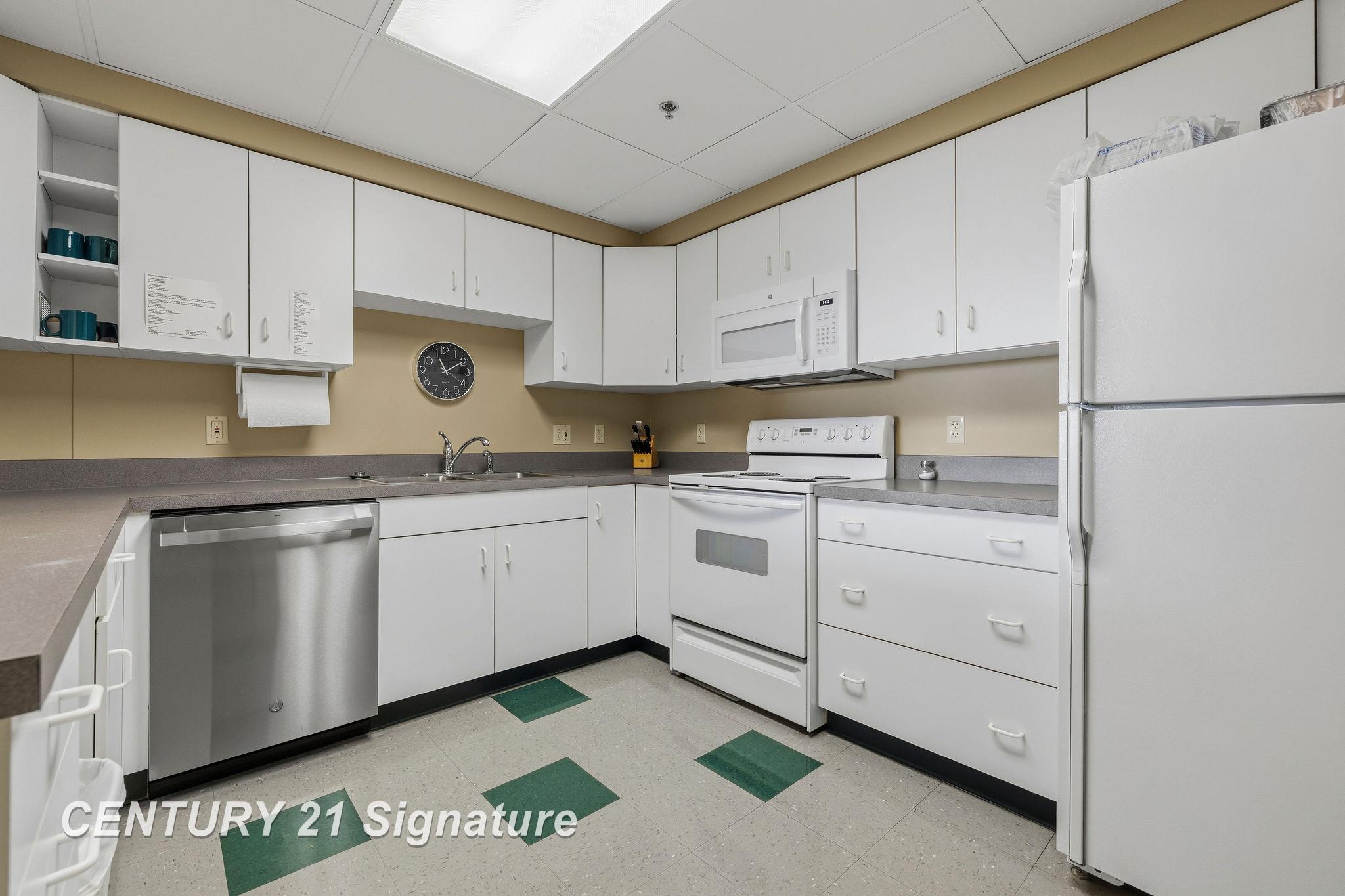 225 Jennison Place Bay City, MI 48708 - Photo 47 of 61