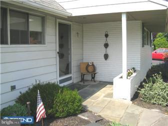 31 Hamlet Road Levittown, PA 19056 - Photo 2 of 12 Exterior Front
