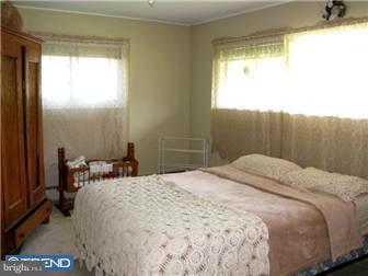 31 Hamlet Road Levittown, PA 19056 - Photo 7 of 12 Bedroom - Main