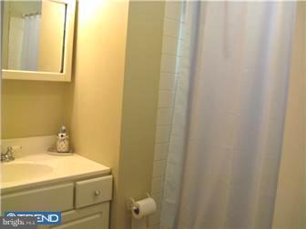 31 Hamlet Road Levittown, PA 19056 - Photo 8 of 12 Bathroom