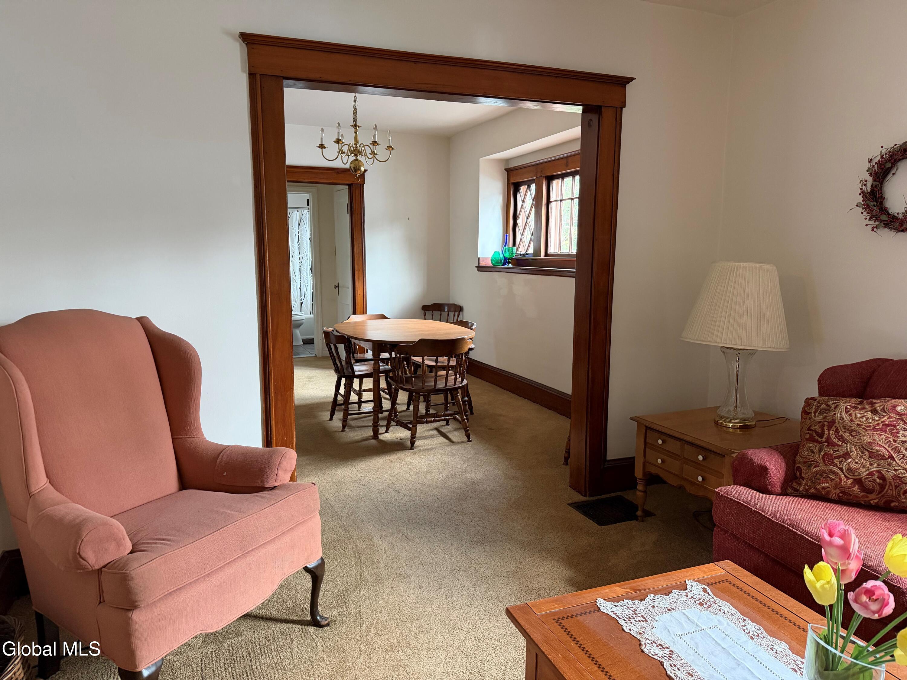 3 Sard Road Albany, NY 12209 - Photo 11 of 38 8