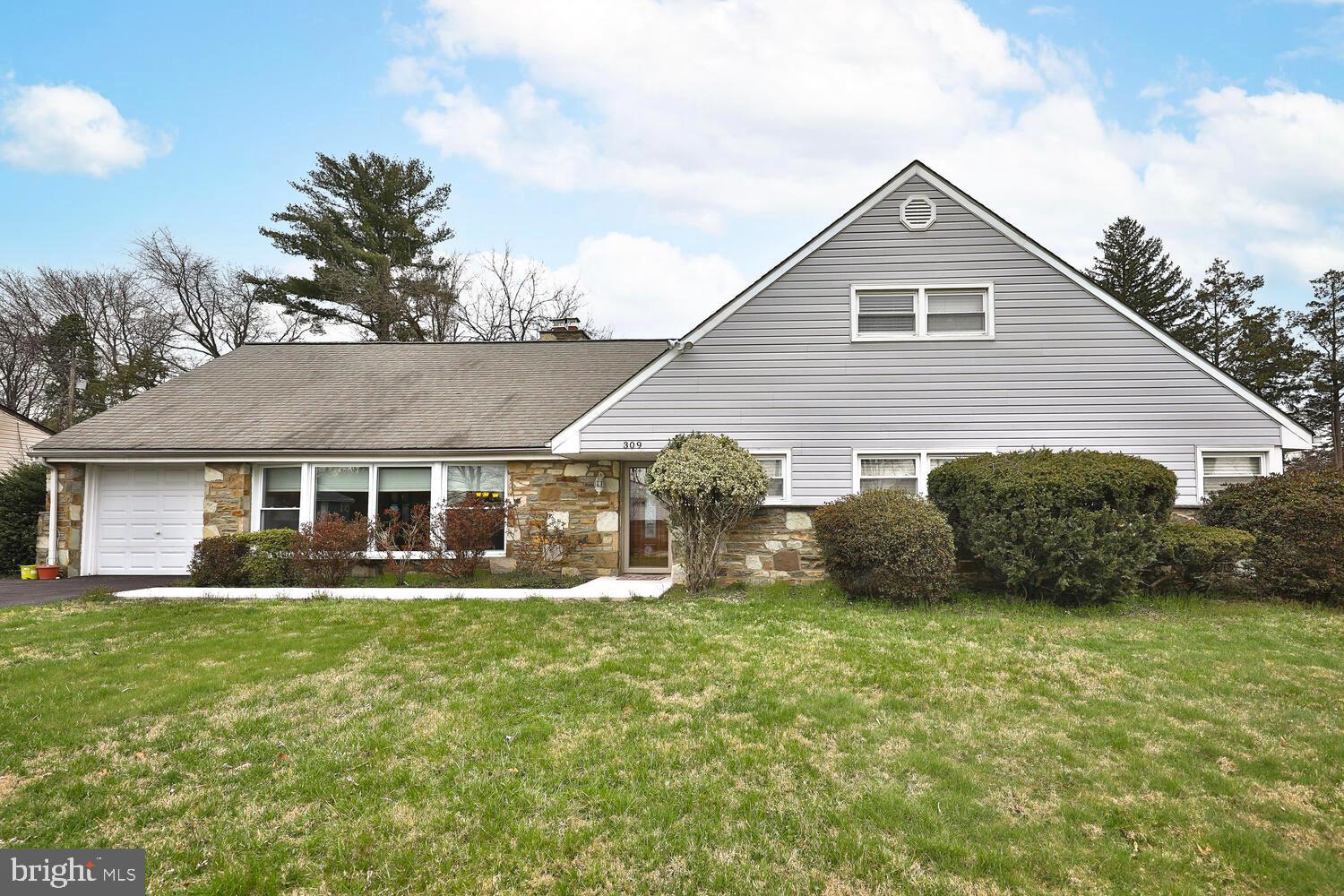 309 Old Farm Road Wyncote, PA 19095 - Photo 3 of 27 Gallery Image 3