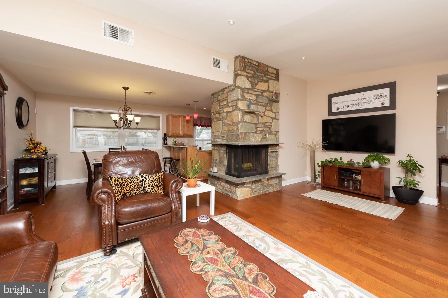 309 Old Farm Road Wyncote, PA 19095 - Photo 9 of 27 Gallery Image 9