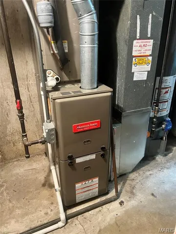 $105,000 | 10387 Forest Brook Lane, St. Louis, MO 63146