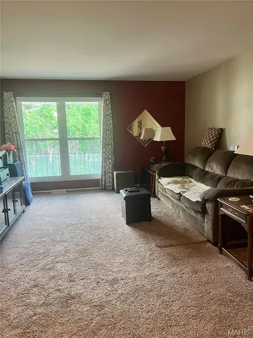 $105,000 | 10387 Forest Brook Lane, St. Louis, MO 63146