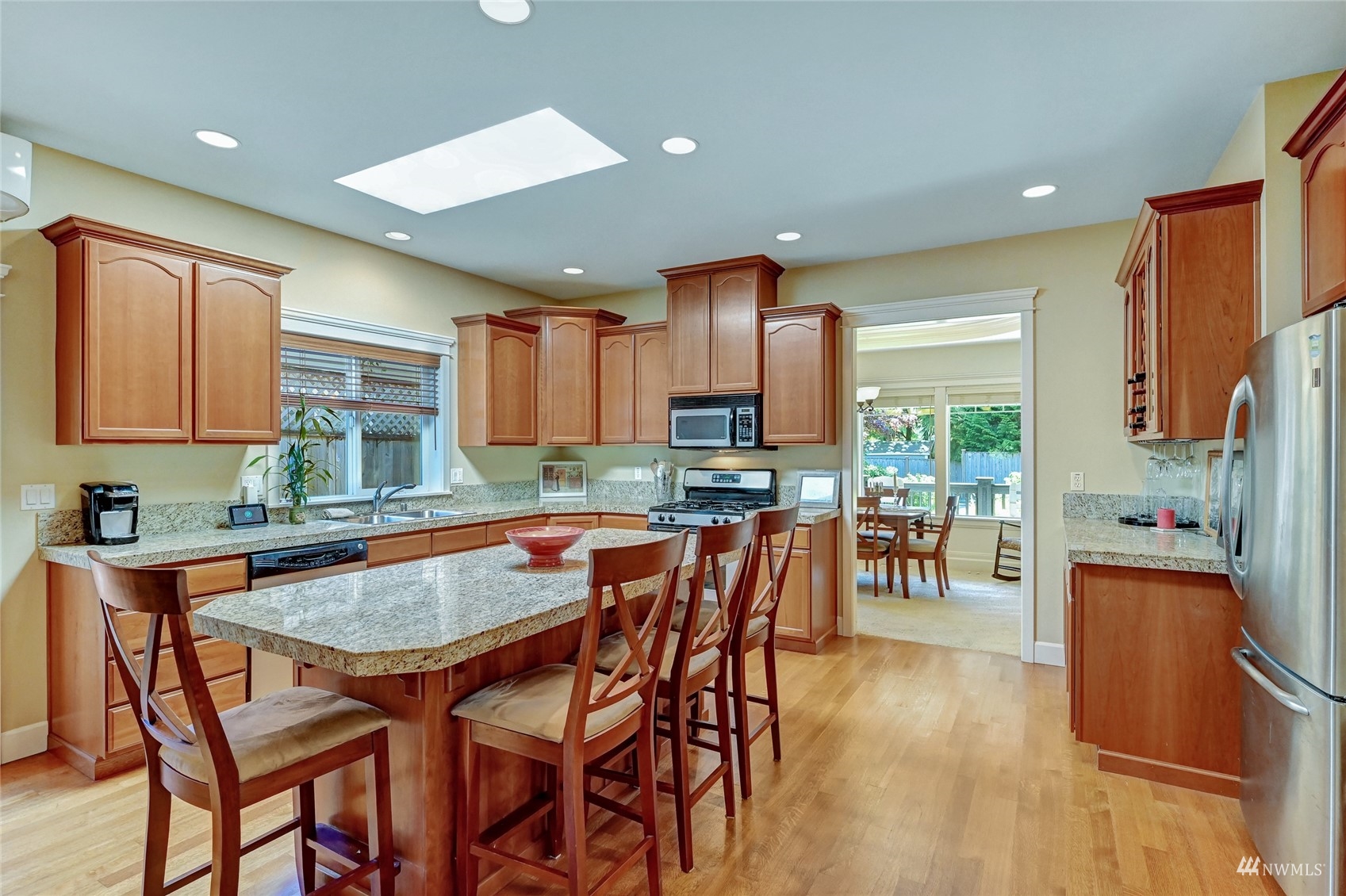 14220 Beverly Park Road, Unit B Edmonds, WA 98026 - Photo 11 of 31 Gallery Image 11