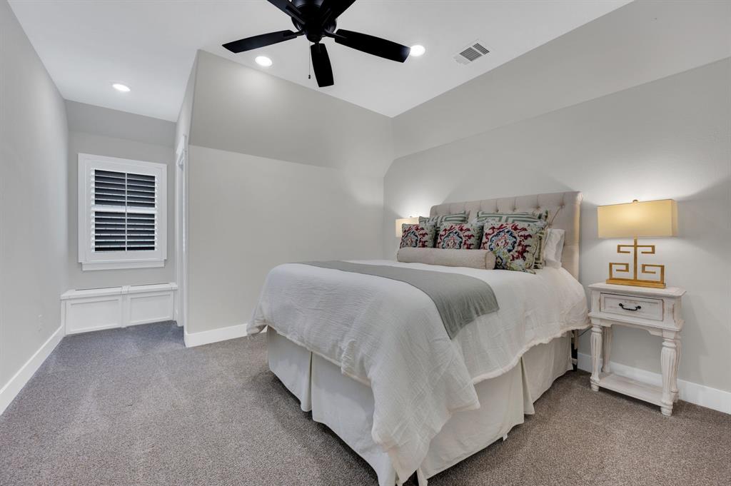 2218 Somercrest Place Midlothian, TX 76065 - Photo 30 of 40 Secondary bedroom upstairs